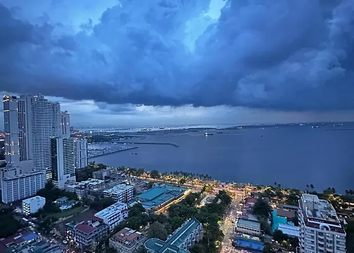 Korea Town Seaview And View Staycation 4*