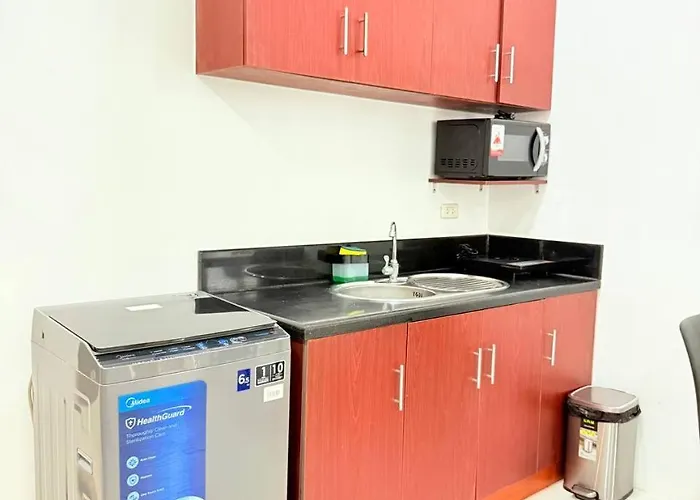 Korea Town Seaview And View Staycation 4*